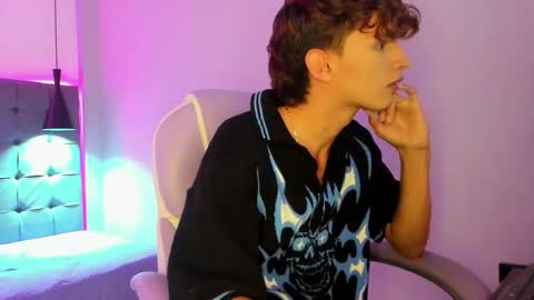 nicolasferrer18 online show from 12-14-25, 07:29