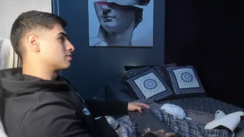 Andres online show from 03-08-26, 04:33