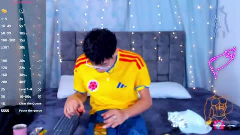 Snapshot of nicolastorres__ chatting on 06-28-26, 04:40 nicolastorres__ online show from 06-28-26, 04:40