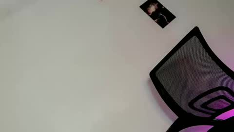 ITS ME NICOLE online show from 04-11-26, 07:45