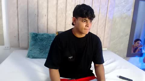nicole_and_thiago online show from 03-08-25, 08:57
