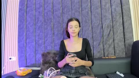 nicole_and_thiago online show from 10-01-25, 09:21