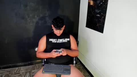 Snapshot of nicole_and_thiago1 chatting on 03-01-26, 08:33 nicole_and_thiago1 online show from 03-01-26, 08:33