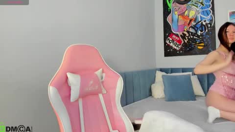 GMT7TueWedThSu 0300am-0900am. Sa 1000am-0400pm online show from 11-26-25, 12:55