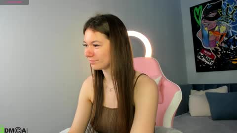 Snapshot of nicole_charm chatting on 06-08-26, 11:49 GMT7TueWedThSu 0300am-0900am. Sa 1000am-0400pm online show from 06-08-26, 11:49