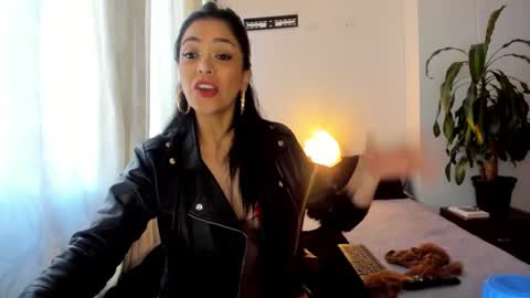 Snapshot of nicole_lustt chatting on 01-18-25, 04:53 Nicole online show from 01-18-25, 04:53