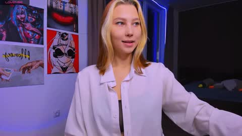 Snapshot of nicole_matt chatting on 12-04-24, 11:57 Nicole online show from 12-04-24, 11:57