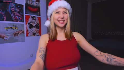 Snapshot of nicole_matt chatting on 12-21-24, 12:31 Nicole online show from 12-21-24, 12:31