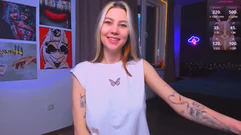 Snapshot of nicole_matt chatting on 03-01-25, 06:35 Nicole online show from 03-01-25, 06:35