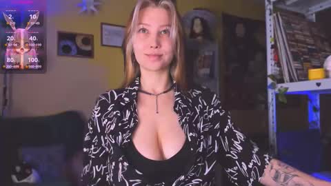 Snapshot of nicole_matt chatting on 10-06-25, 12:19 Nicole online show from 10-06-25, 12:19