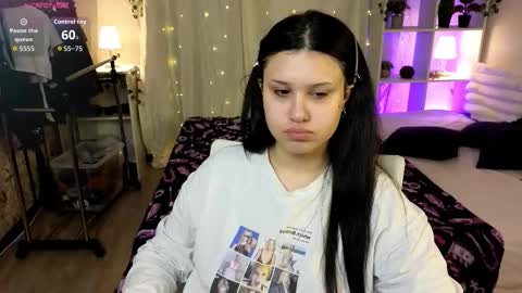 My name is Nicole. I m completely new here online show from 11-07-25, 10:04
