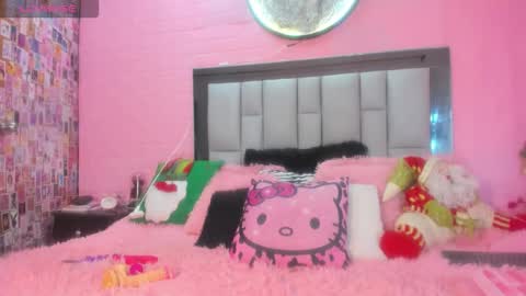 nicole_rosales online show from 12-19-25, 07:43