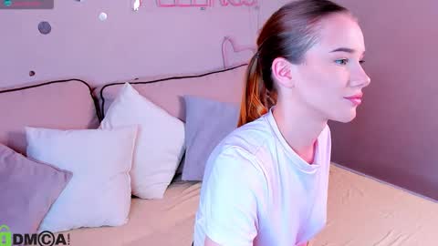 Nicole  My schedule for the week 2 GMT  9am-15pm  Mo Tu Th Fr online show from 02-04-26, 09:48