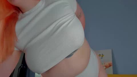 Snapshot of nicole_wans chatting on 09-19-25, 08:16 Nicole online show from 09-19-25, 08:16