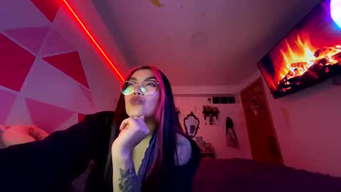 Nicole online show from 04-01-26, 05:08