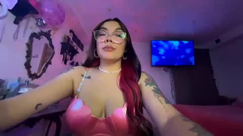 Snapshot of nicole_wc chatting on 04-26-26, 06:11 Nicole online show from 04-26-26, 06:11