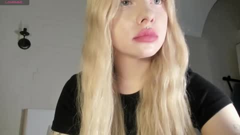 Mary online show from 03-11-25, 12:33