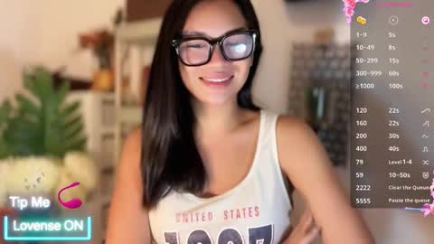 NICOLE online show from 12-21-25, 08:05