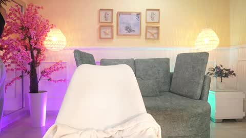 Snapshot of nicolecrawft chatting on 11-05-25, 07:03 Nicole Crawft online show from 11-05-25, 07:03