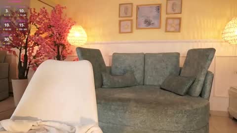 Snapshot of nicolecrawft chatting on 11-08-25, 07:23 Nicole Crawft online show from 11-08-25, 07:23