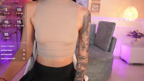 Snapshot of nicolecrawft chatting on 11-10-25, 07:57 Nicole Crawft online show from 11-10-25, 07:57