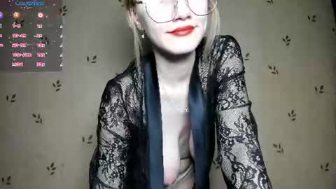 Snapshot of nicoledaviss_ chatting on 06-25-26, 07:40 NicoleDavis online show from 06-25-26, 07:40