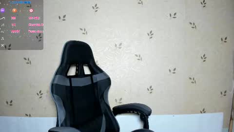 Snapshot of nicoledaviss_ chatting on 06-27-26, 07:30 NicoleDavis online show from 06-27-26, 07:30