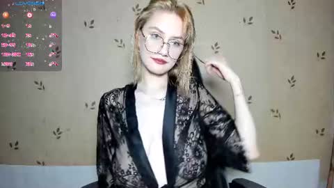 Snapshot of nicoledaviss_ chatting on 06-30-26, 07:26 NicoleDavis online show from 06-30-26, 07:26