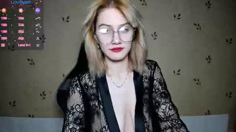 Snapshot of nicoledaviss_ chatting on 07-05-26, 07:21 NicoleDavis online show from 07-05-26, 07:21