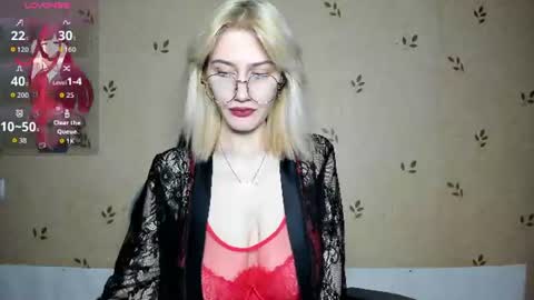Snapshot of nicoledaviss_ chatting on 07-26-26, 07:21 NicoleDavis online show from 07-26-26, 07:21
