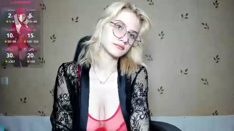 Snapshot of nicoledaviss_ chatting on 07-31-26, 07:24 NicoleDavis online show from 07-31-26, 07:24