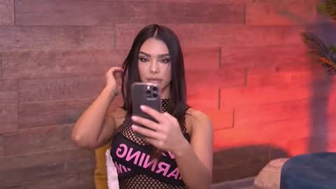 Snapshot of nicoledevin chatting on 10-31-25, 07:42 Nicole online show from 10-31-25, 07:42