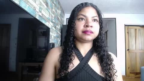 Snapshot of nicoleebon chatting on 09-15-25, 02:06 Nicole online show from 09-15-25, 02:06