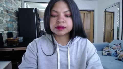 Snapshot of nicoleebon chatting on 10-03-25, 09:34 Nicole online show from 10-03-25, 09:34