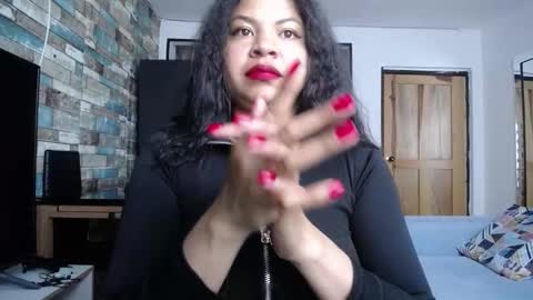 Snapshot of nicoleebon chatting on 10-25-25, 06:57 Nicole online show from 10-25-25, 06:57