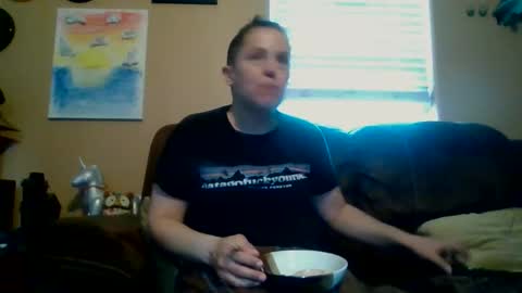 Snapshot of nicolegoodvibes00 chatting on 05-25-26, 12:05 Nicole online show from 05-25-26, 12:05