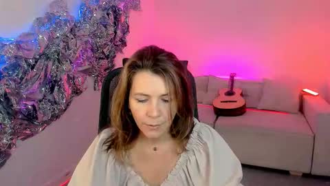 nicolehits online show from 09-19-25, 09:11