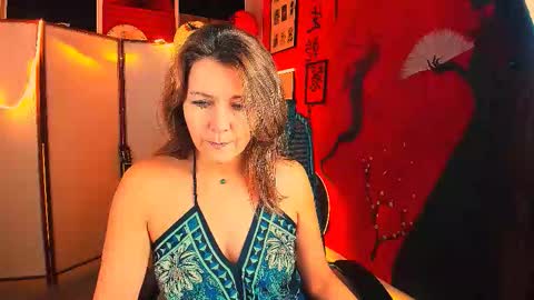 nicolehits online show from 10-18-25, 09:21