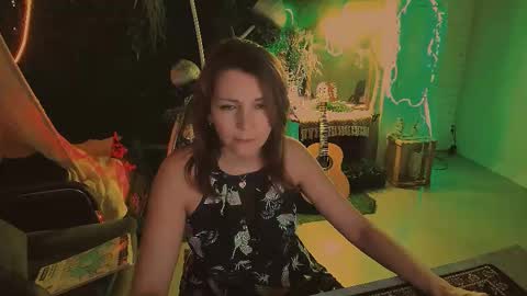 nicolehits online show from 12-13-25, 07:53