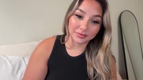 Snapshot of nicolelovesyou444 chatting on 09-24-25, 11:35 nicolelovesyou444 online show from 09-24-25, 11:35