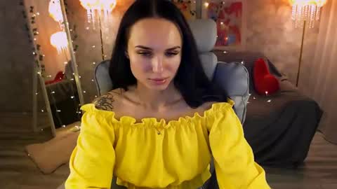 Snapshot of nicolemerz chatting on 06-26-26, 06:56 Nicole online show from 06-26-26, 06:56