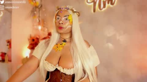 Snapshot of nicolemorelli2 chatting on 10-28-25, 01:58 Andrea give it a thumbs up please its important online show from 10-28-25, 01:58