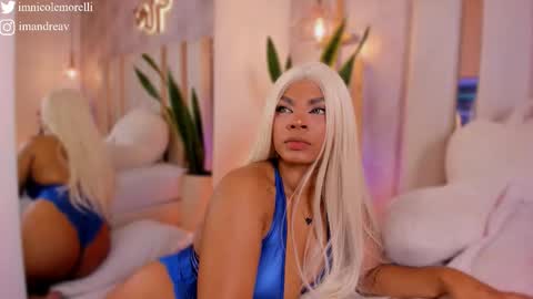 Snapshot of nicolemorelli2 chatting on 11-10-25, 12:04 Andrea give it a thumbs up please its important online show from 11-10-25, 12:04