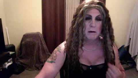 Snapshot of nicolescdfantasies chatting on 05-09-26, 02:06 Nicole CD online show from 05-09-26, 02:06