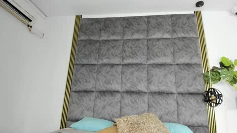 Nicole online show from 01-23-25, 03:37