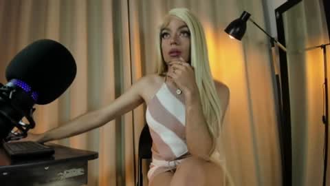 Nicol  online show from 02-05-25, 07:39