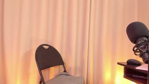 Nicol  online show from 02-08-25, 07:59