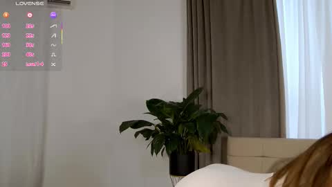 Nicol online show from 02-12-26, 07:25