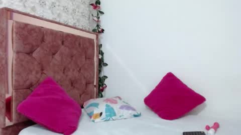 nicolle gomes online show from 09-12-25, 10:43