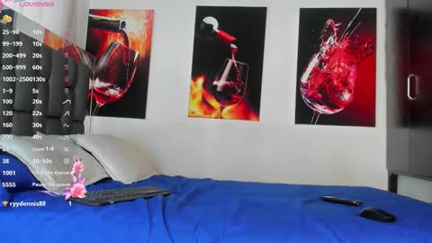 Snapshot of nicolle_hanks1 chatting on 11-13-25, 02:49 nicolle_hanks1 online show from 11-13-25, 02:49